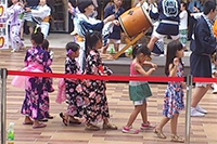 ポンテポルタ千住「わくわく縁日」で盆踊り大会の写真