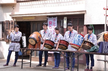 橋戸稲荷神社五月祭／鳥居お披露目のようす02